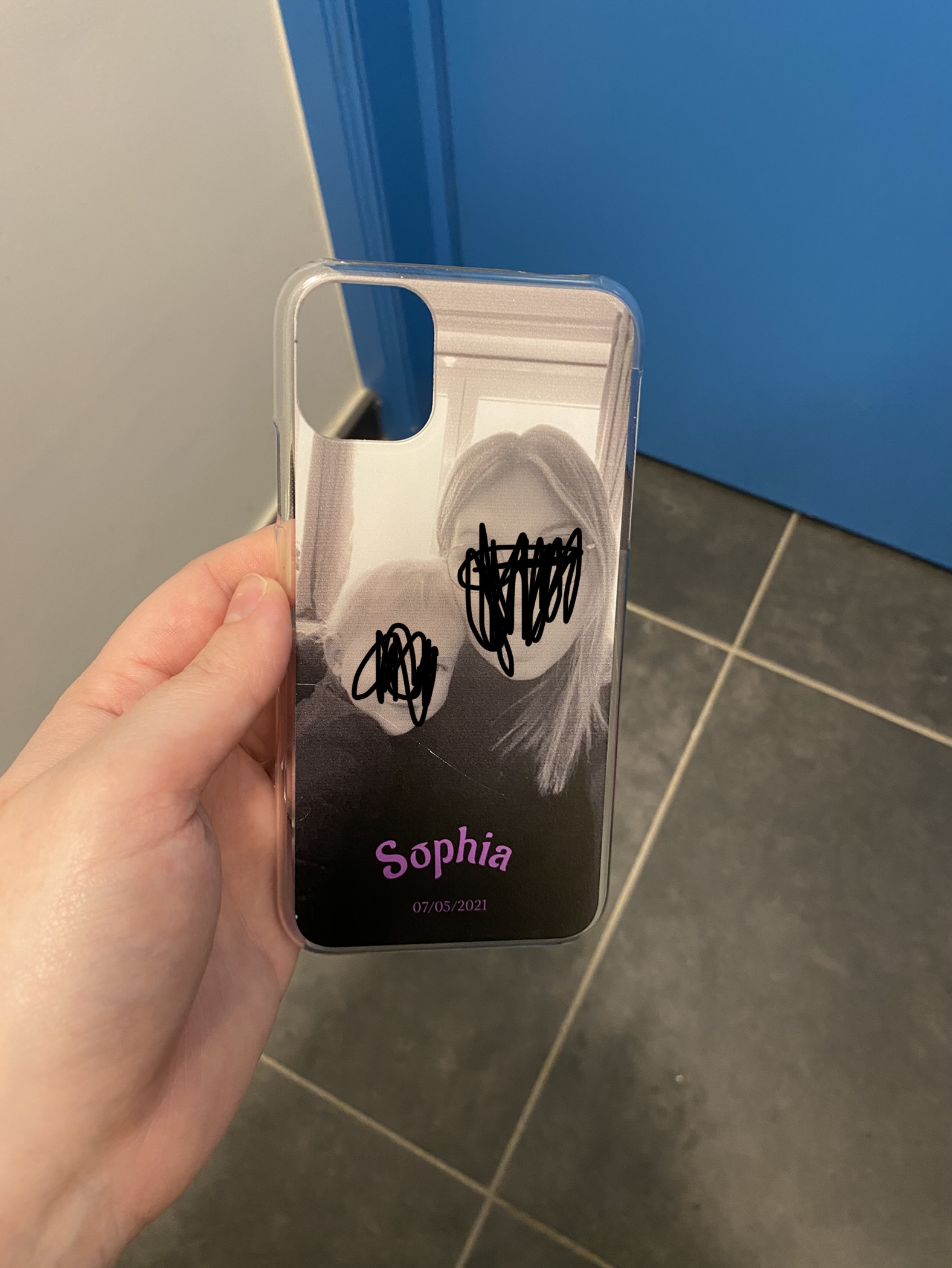 Click to view full screen Créez votre iPhone 11 coque personnalisée - transparent rigide photo review